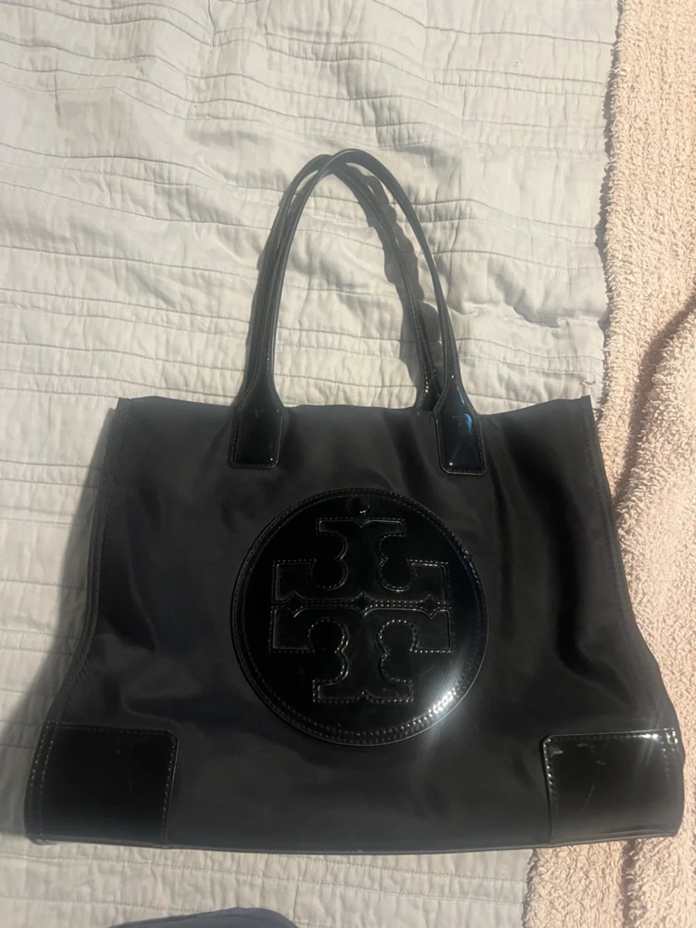 Tory Burch Black Ella patent small purse - Picture 1 of 5